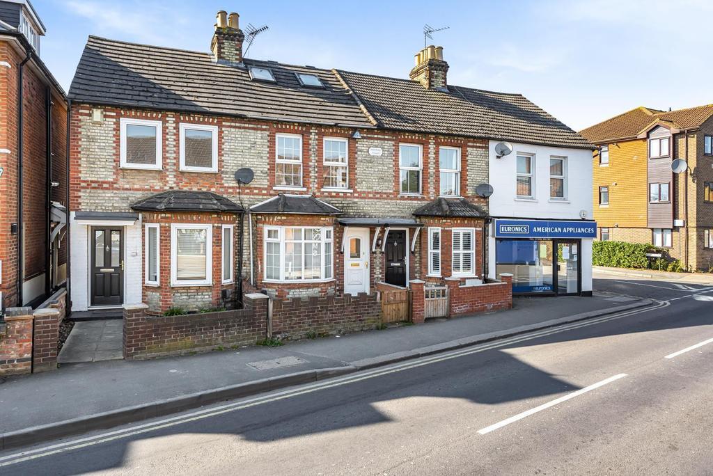 High Street, Addlestone, KT15 2 bed end of terrace house £357,500