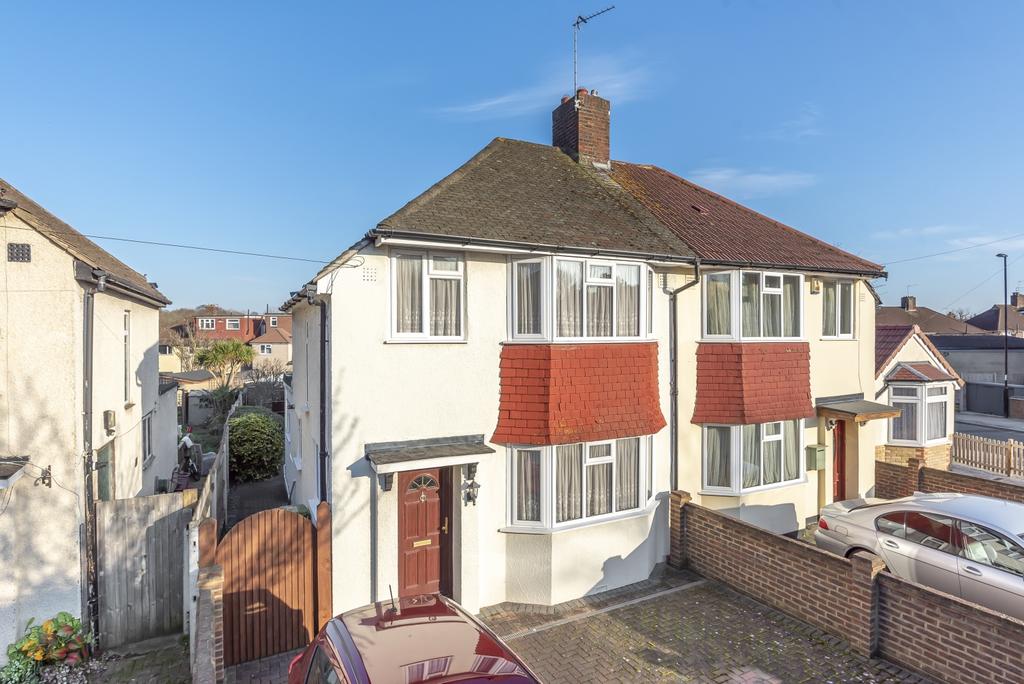Ashdale Road Lee SE12 3 bed semidetached house £550,000