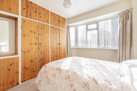 31 Ashdale Road, London, SE12 9ND
