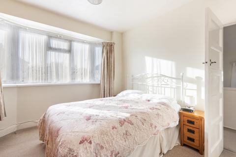 31 Ashdale Road, London, SE12 9ND