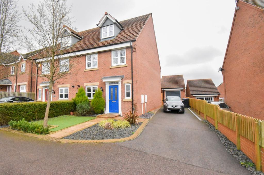 Walter Close, Great Glen, Leicester 4 bed semidetached house £290,000