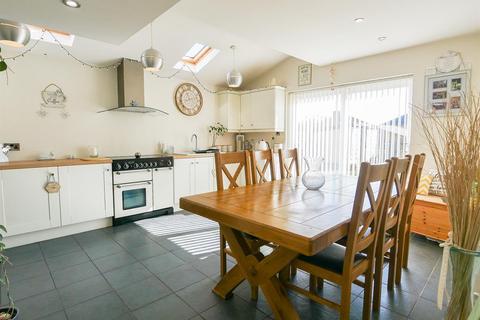 83 Broadfield Road, Bristol, BS4 2UW