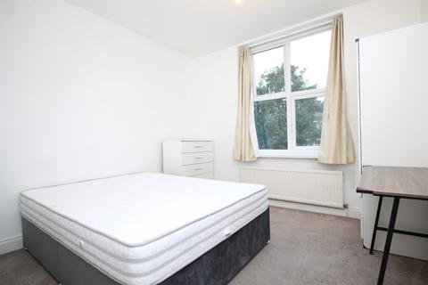 2 bedroom flat to rent, Miranda Road, Archway, N19