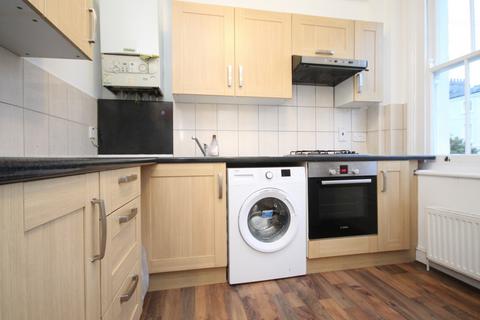 2 bedroom flat to rent, Miranda Road, Archway, N19