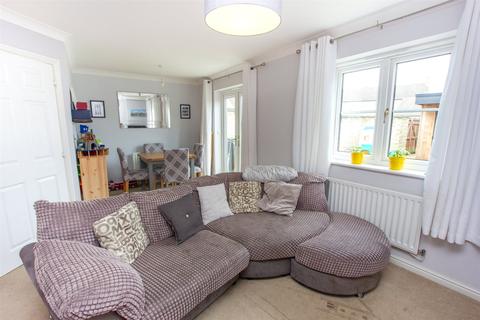10 Pine Rise, Witney, OX28 1EY