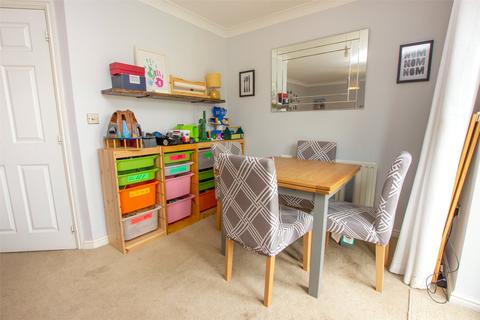 10 Pine Rise, Witney, OX28 1EY