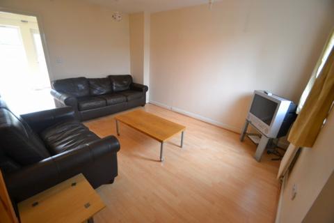 4 bedroom townhouse to rent, Chorlton Road, Hulme, Manchester, M15 4JG