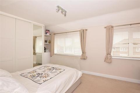 8 Lilac Crescent, Rochester, ME2 2LG