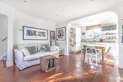 72 Douglas Road, Kingston Upon Thames, KT1 3PT