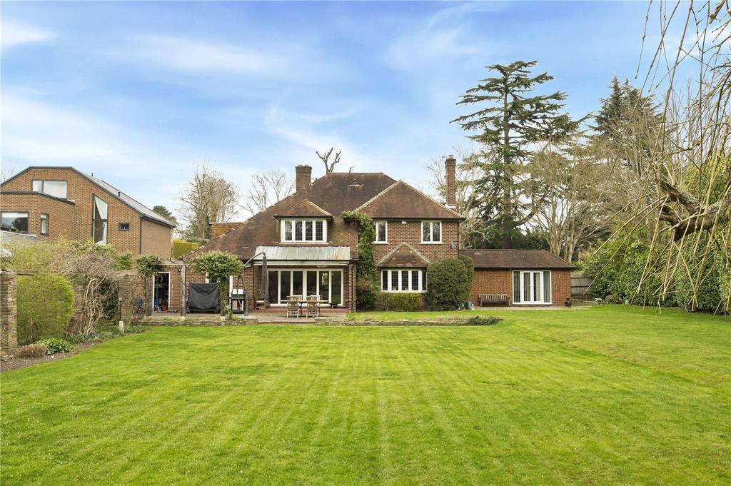 Churchfields Avenue, Weybridge, Surrey, KT13 5 bed detached house - £ ...