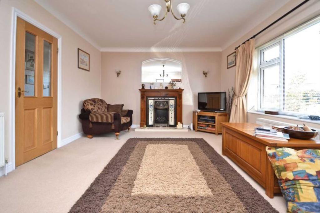 Bescar Lane, Scarisbrick 2 bed detached bungalow £275,000