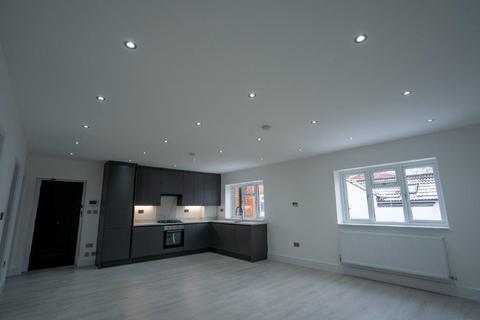 Flat 3, Crown Court, 137 Clewer Hill Road, Windsor, SL4 4DW
