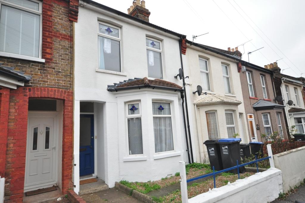 Cecilia Road Ramsgate CT11 2 bed terraced house £895 pcm (£207 pw)