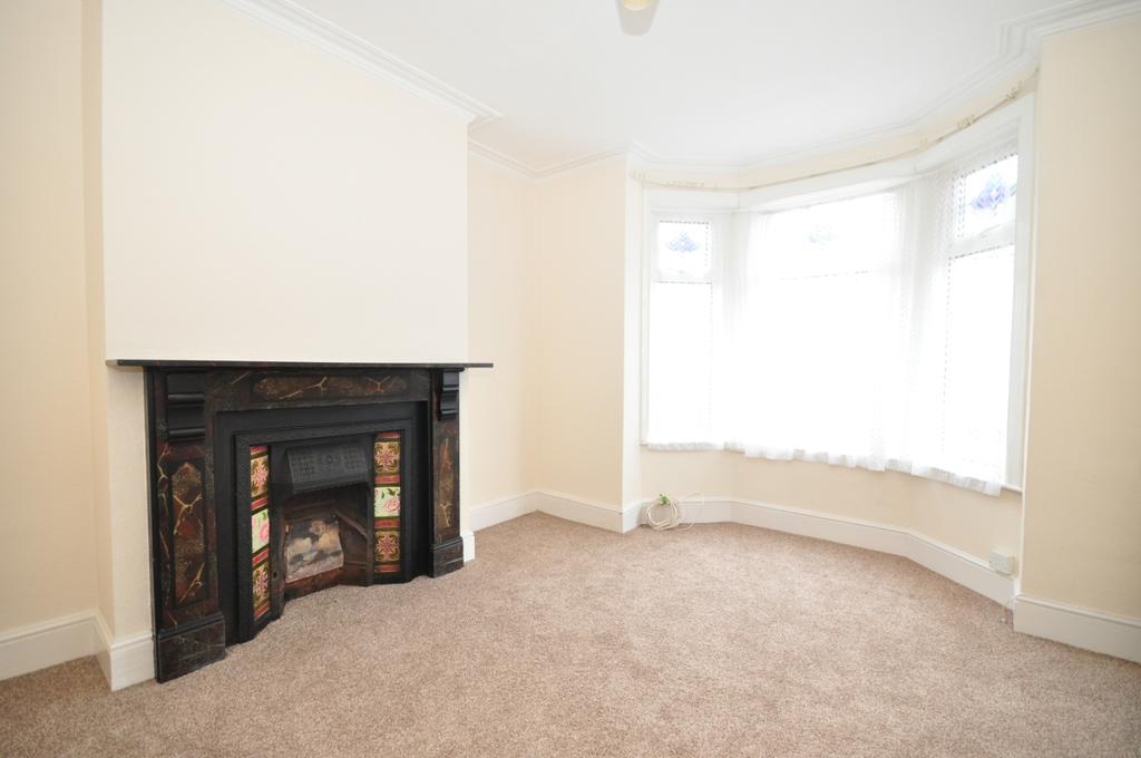 Cecilia Road Ramsgate CT11 2 bed terraced house £895 pcm (£207 pw)