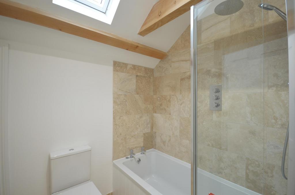 Bath/Shower Room