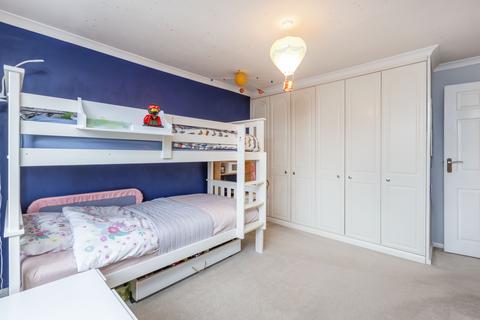 18 Cobs Way, New Haw, Addlestone, KT15 3AF
