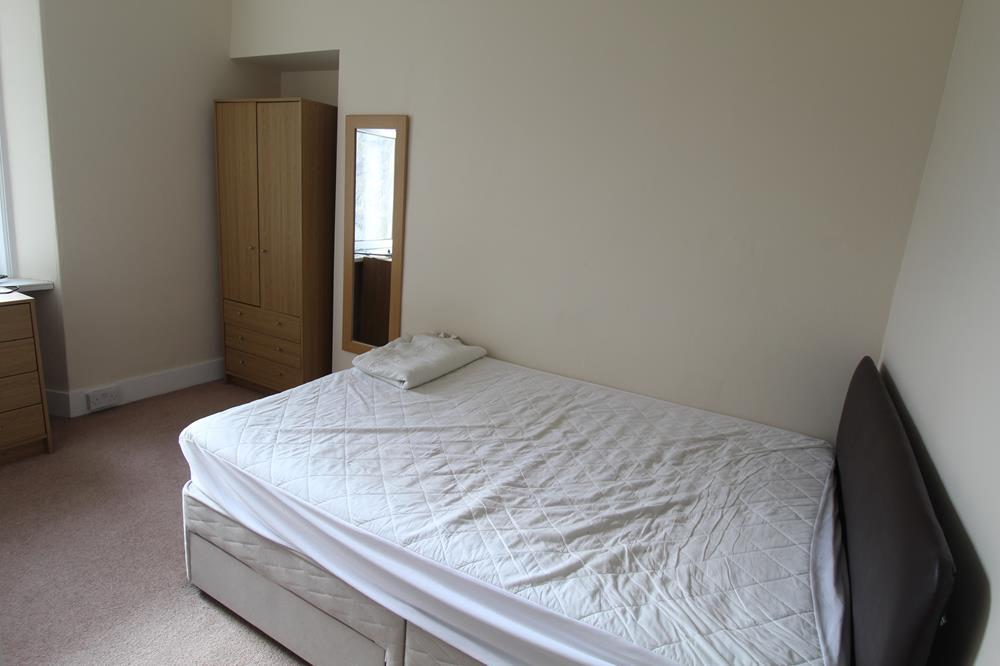 Sunnyside − Bedroom