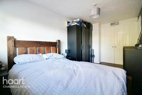 Flat 5, Benedict Court Gordon Road, Chadwell Heath, Romford, RM6 6DW