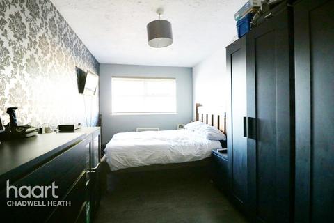 Flat 5, Benedict Court Gordon Road, Chadwell Heath, Romford, RM6 6DW