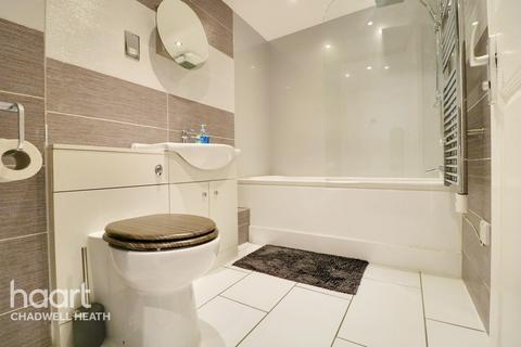Flat 5, Benedict Court Gordon Road, Chadwell Heath, Romford, RM6 6DW