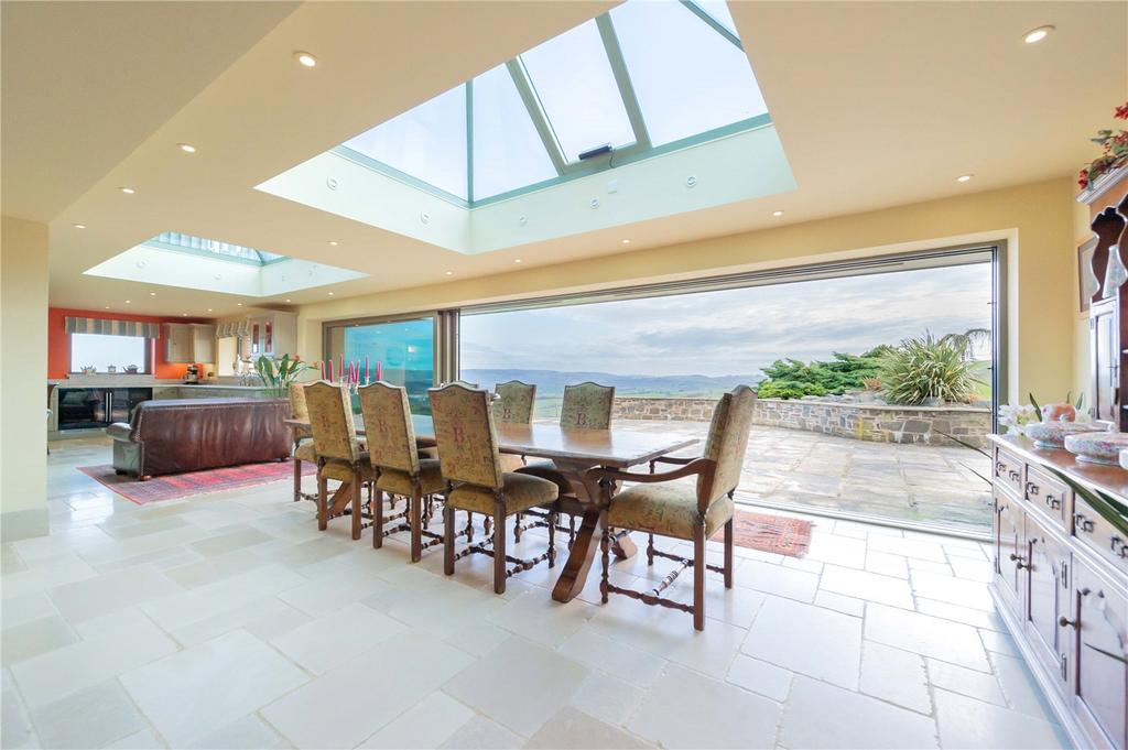 Dining Room/Kitchen