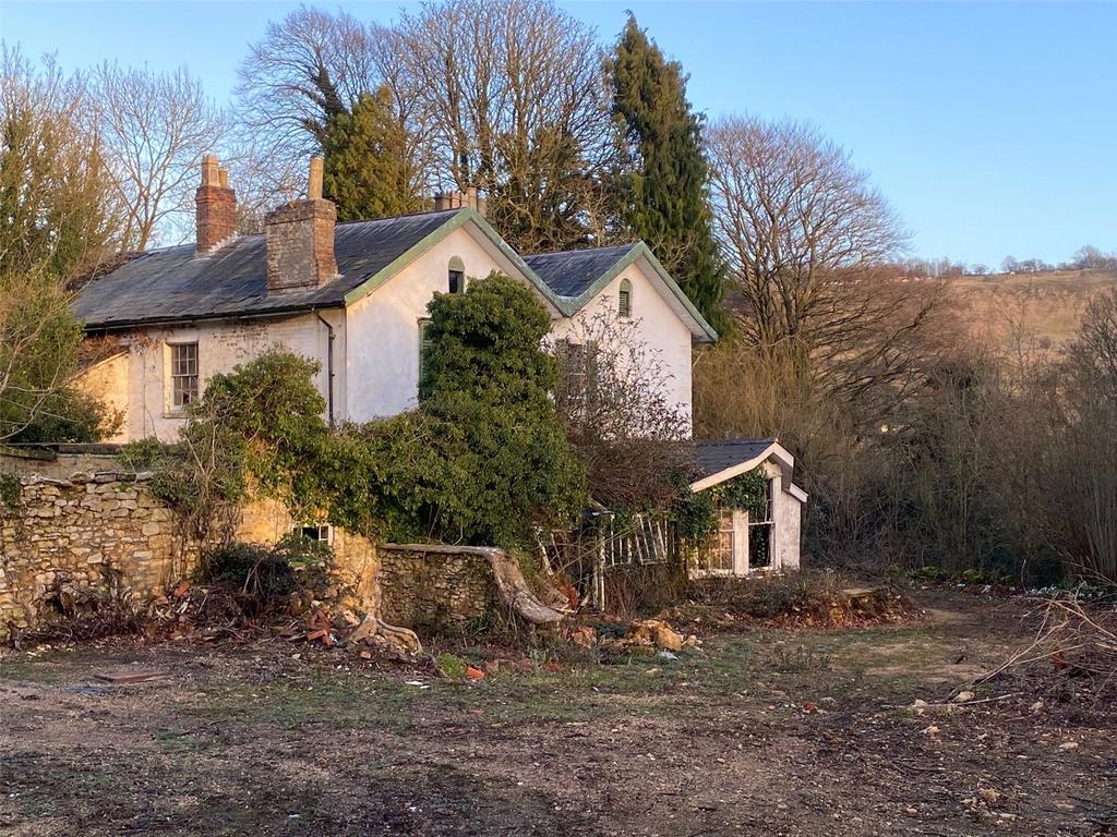 Crickley Hill, Gloucester, GL3 5 bed equestrian property £