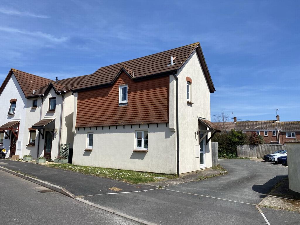 Heywood Drive, Starcross, EX6 2 bed detached house £215,000