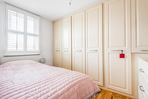 121 Vicarage Road, Sunbury-on-thames, TW16 7QB