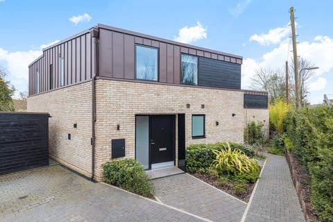 17 Mead Road, Winchester, SO23 9RF