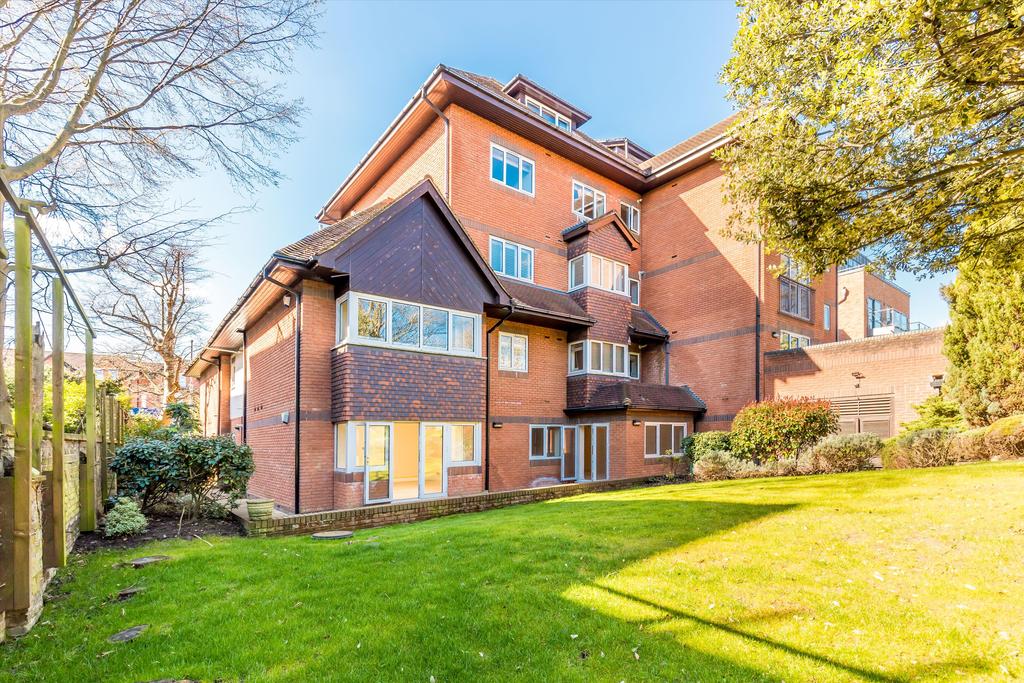 Wimbledon Hill Road, London, SW19 2 bed £1,000,000