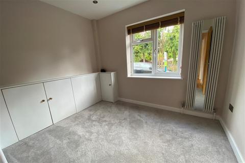 7 Ryebridge Close, Leatherhead, KT22 7QH