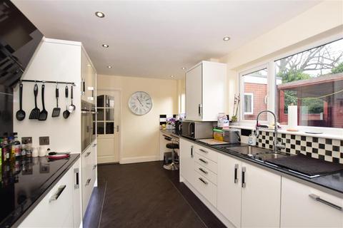12 Blenheim Close, Herne Bay, CT6 7NB