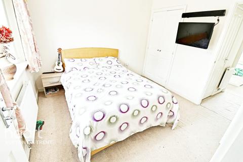 40 Jeque Place, Burton-on-trent, DE13 0SY