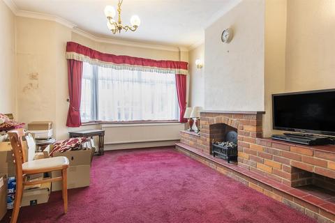 72 Richmond Avenue, Uxbridge, UB10 9BJ