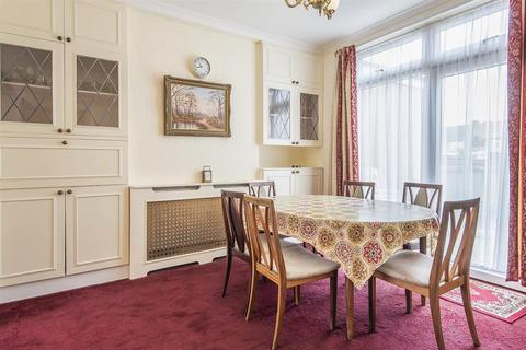 72 Richmond Avenue, Uxbridge, UB10 9BJ