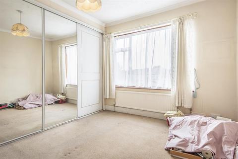 72 Richmond Avenue, Uxbridge, UB10 9BJ