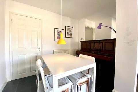 7 Athelstan Close, Romford, RM3 0QJ