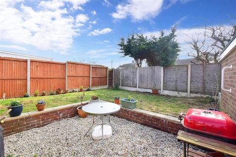 12 Joyes Close, Whitfield, Dover, CT16 3LS