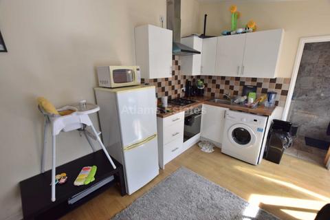 1 bedroom flat to rent, London Road, Reading, Berkshire RG1 3NY
