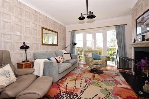 Brambles Hatch Lane, Chartham, Canterbury, CT4 7LN
