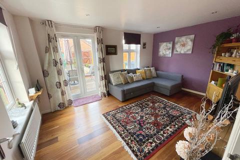 12 Claypitts Boulevard, Warwick, CV34 6HQ