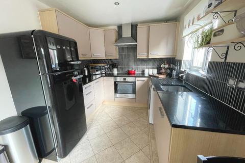 12 Claypitts Boulevard, Warwick, CV34 6HQ