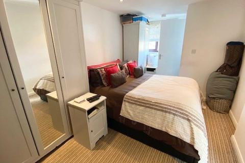 22a Coates Road, Elstree, Borehamwood, WD6 3DS