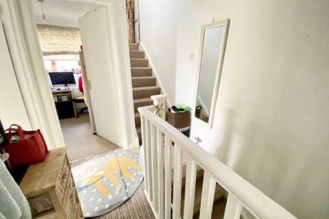 22a Coates Road, Elstree, Borehamwood, WD6 3DS