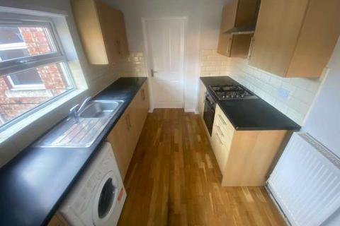 2 bedroom flat to rent, Saltwell Place, Gateshead, NE8