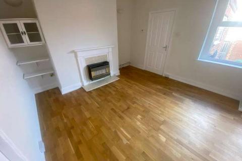 2 bedroom flat to rent, Saltwell Place, Gateshead, NE8