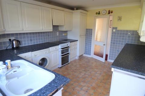 19 Greenhayes, Broadstone, BH18 8LZ