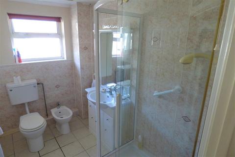 19 Greenhayes, Broadstone, BH18 8LZ