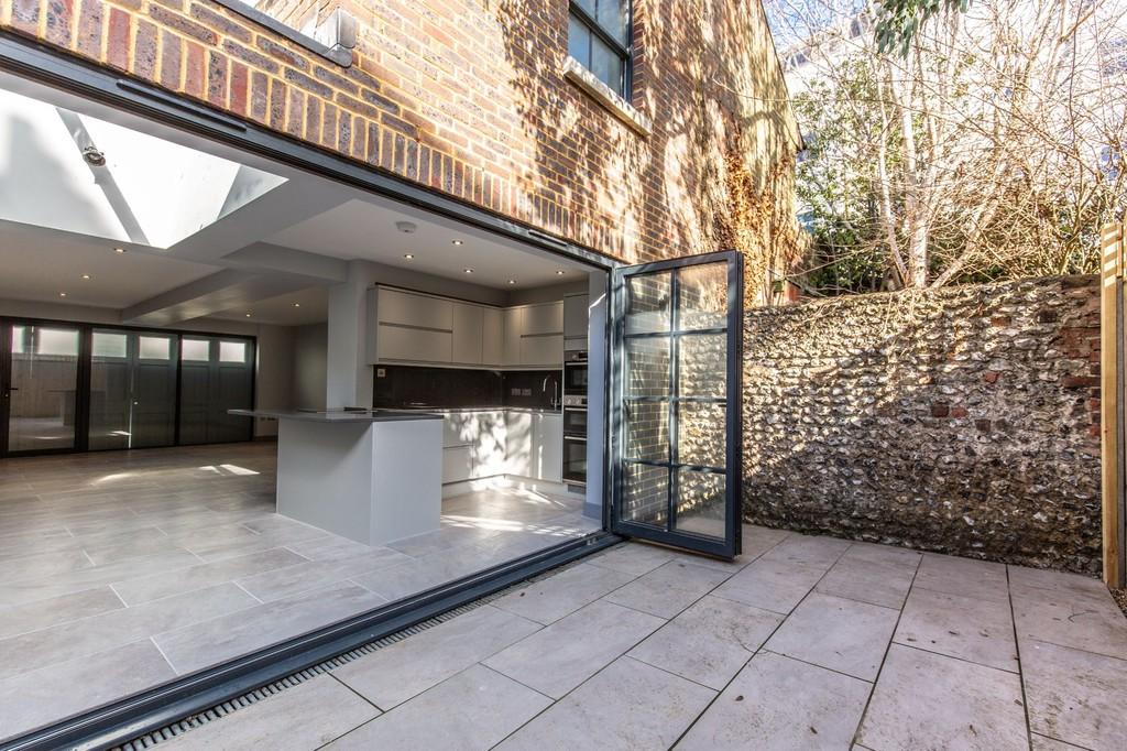 Holland Mews, Hove 2 bed townhouse £825,000