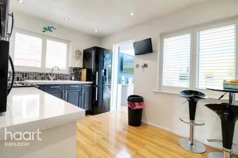 6 Brookfield Close, Leigh-on-sea, SS9 5PQ